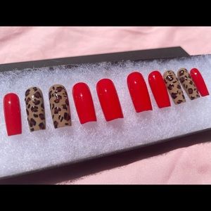 Cheetah print press on nail set